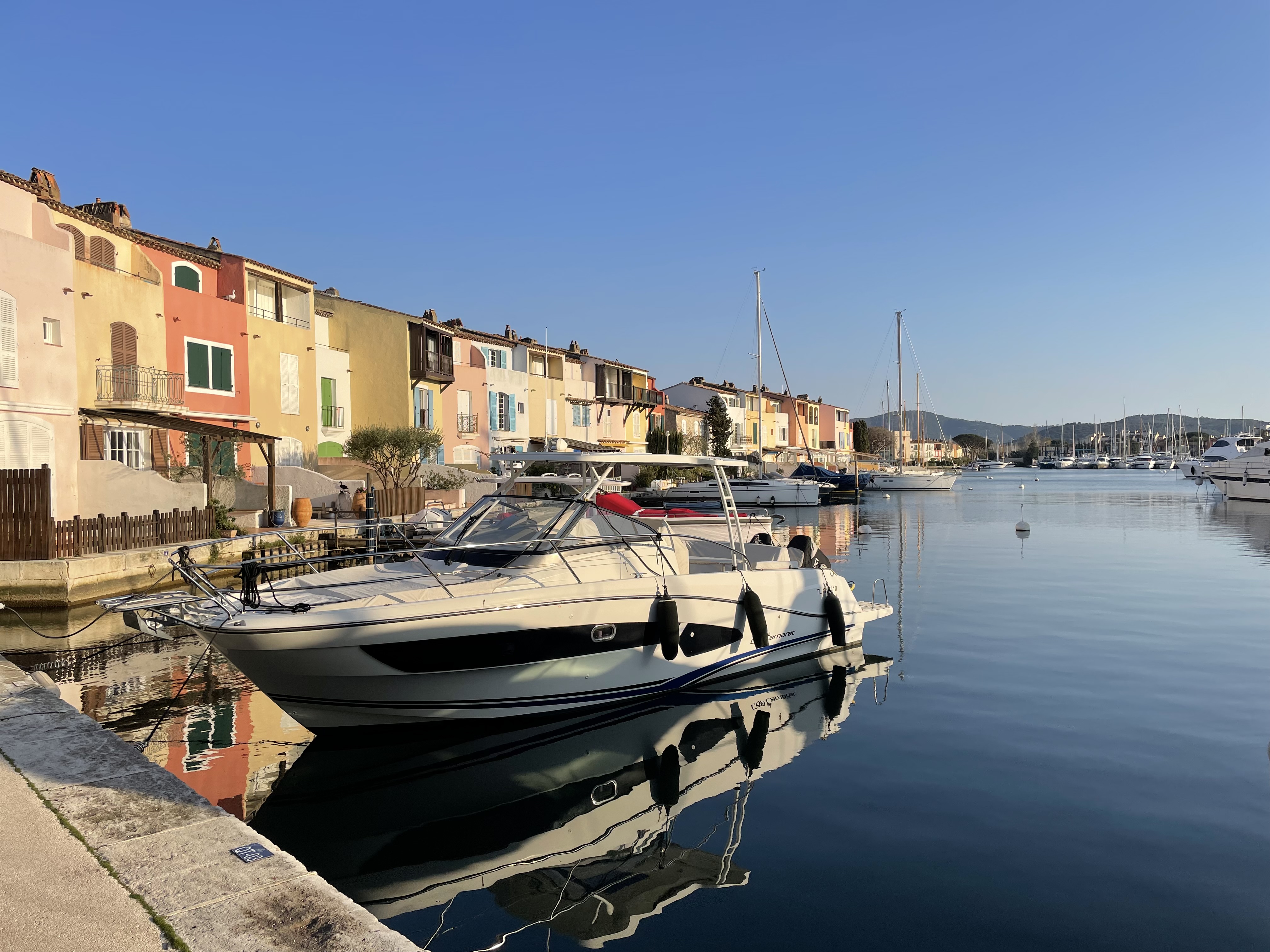 Port Grimaud – Kanal am Morgen